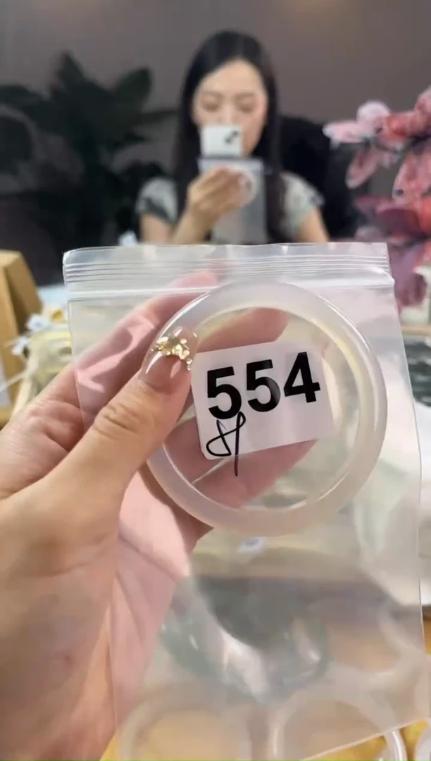 玛瑙/玉髓手镯未镶嵌554