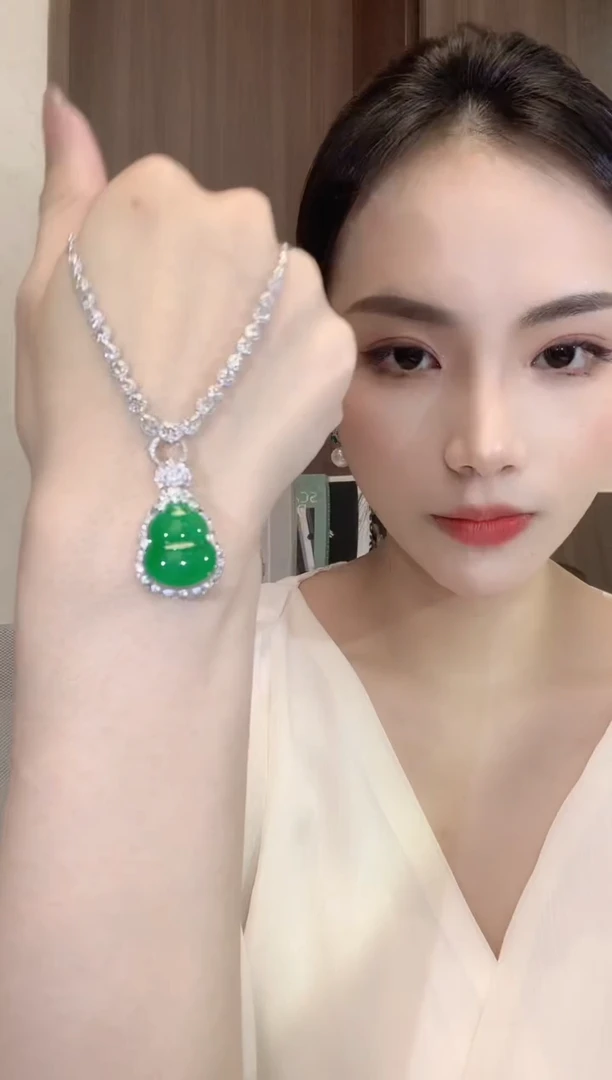 翡翠18K金镶嵌吊坠(不含链)俪*宝A103