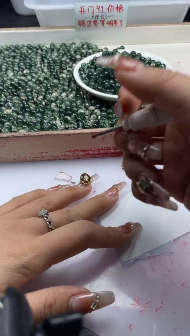 【闪购商品】水晶颈饰未镶嵌w138绿幽灵烤色8mm*25颗