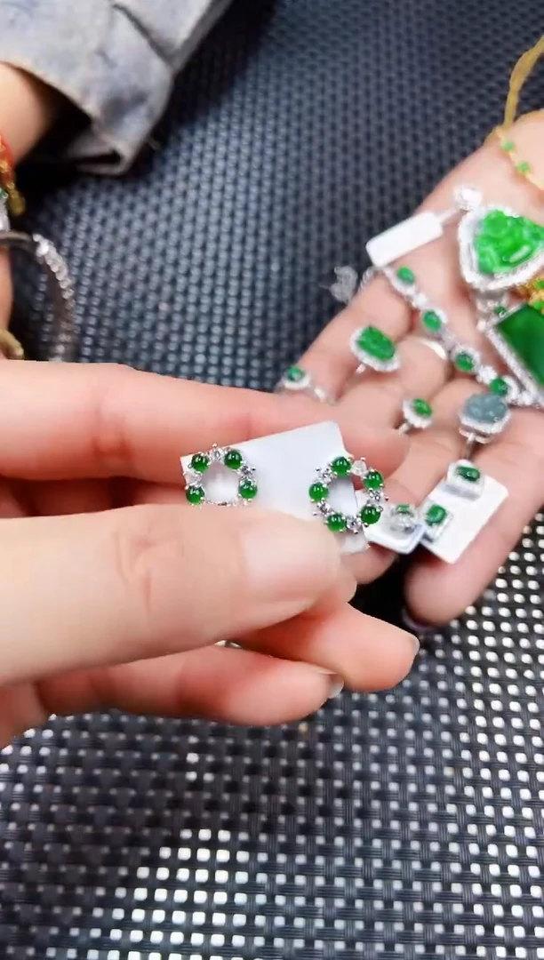 【闪购商品】翡翠耳饰未镶嵌11111111