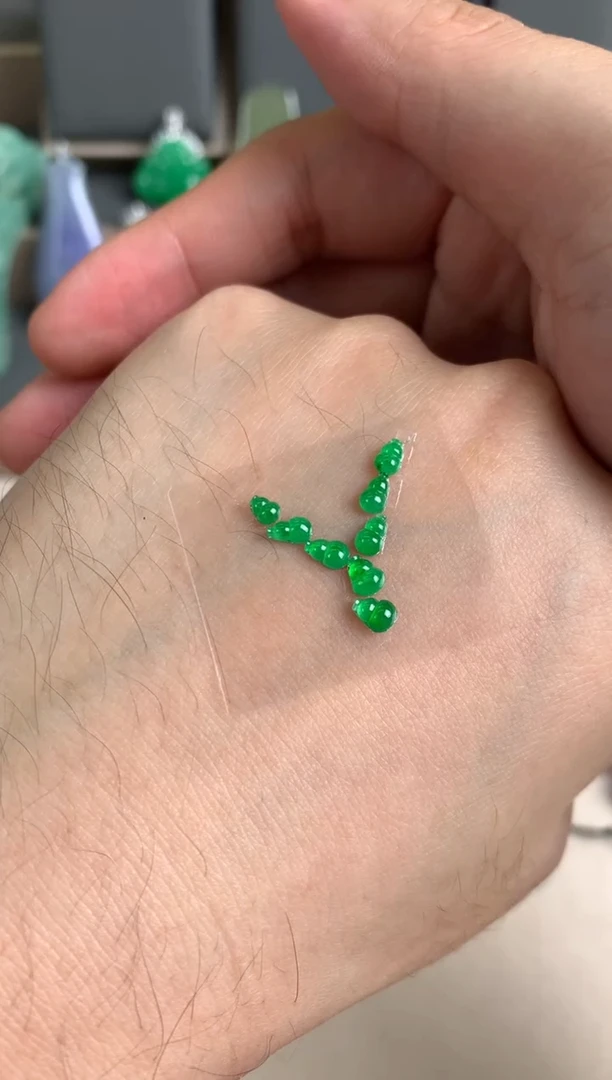 未镶嵌定制翡翠裸玉