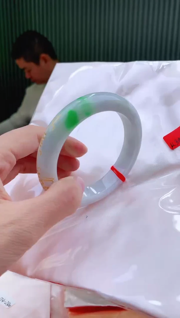 未镶嵌手镯翡翠59+