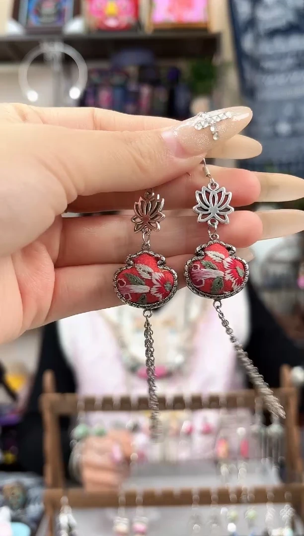 织绣民族风非遗老绣苗银饰品610