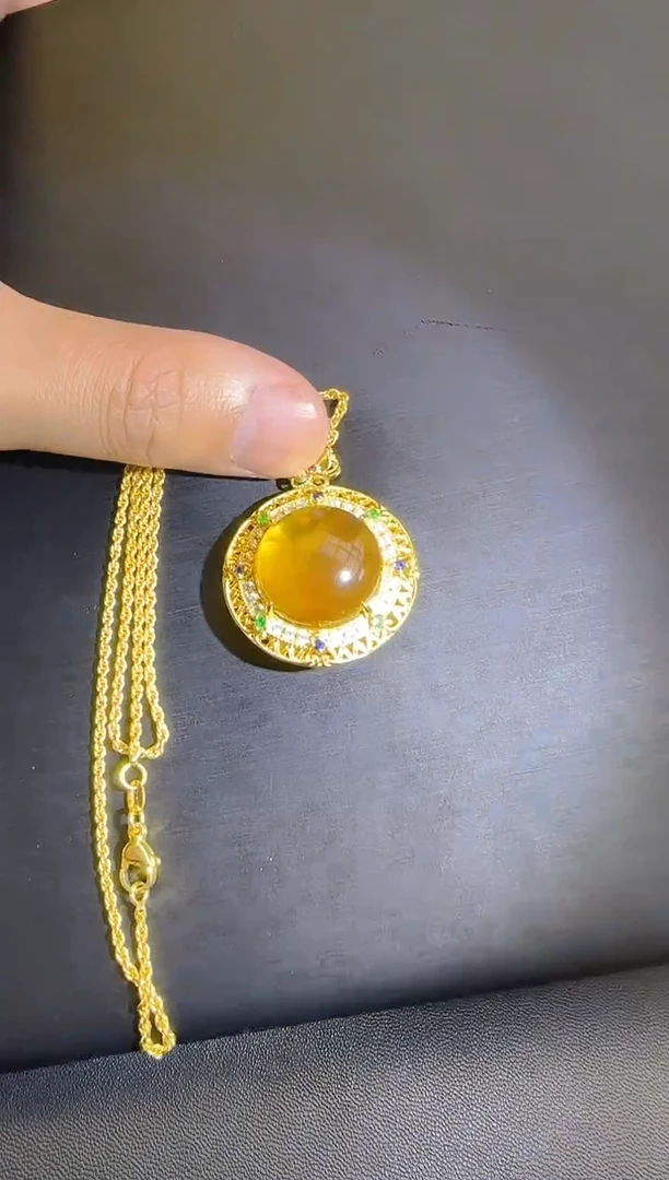【闪购商品】琥珀裸石未镶嵌吊坠