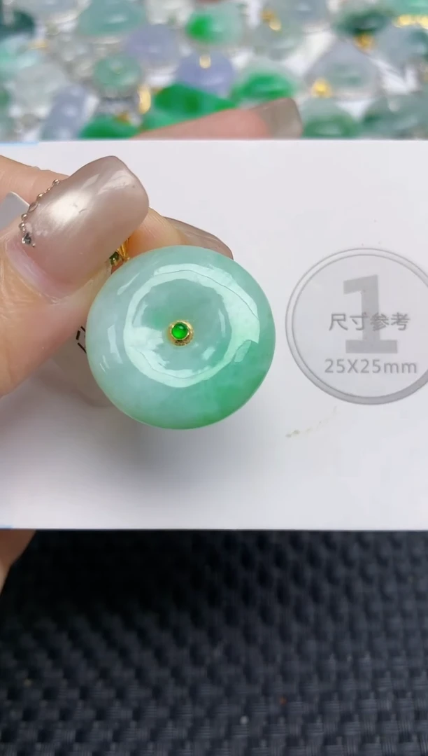 颈饰18K金镶嵌翡翠天然缅甸A货翡翠百元以上9元证书费自理