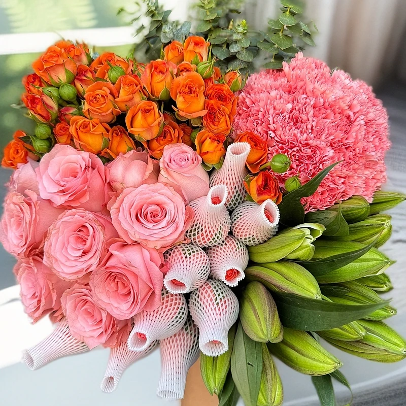 粉玫瑰+香水百合+多头玫瑰+康乃馨+配草5枝+花仙子鲜花家庭养护