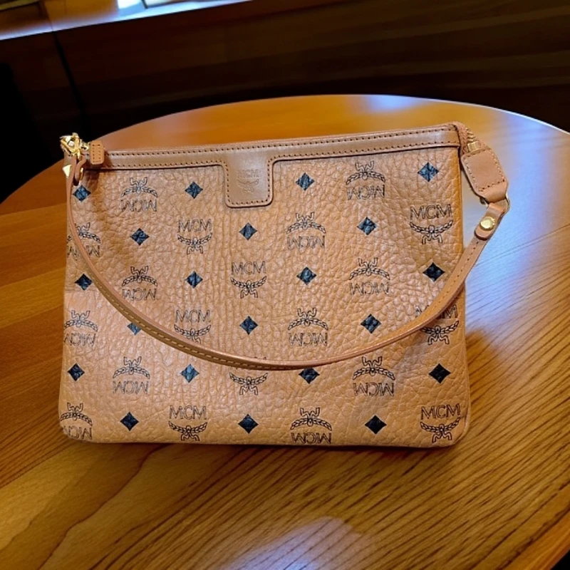 95新 MCM 干邑色单肩包  1226 3033
