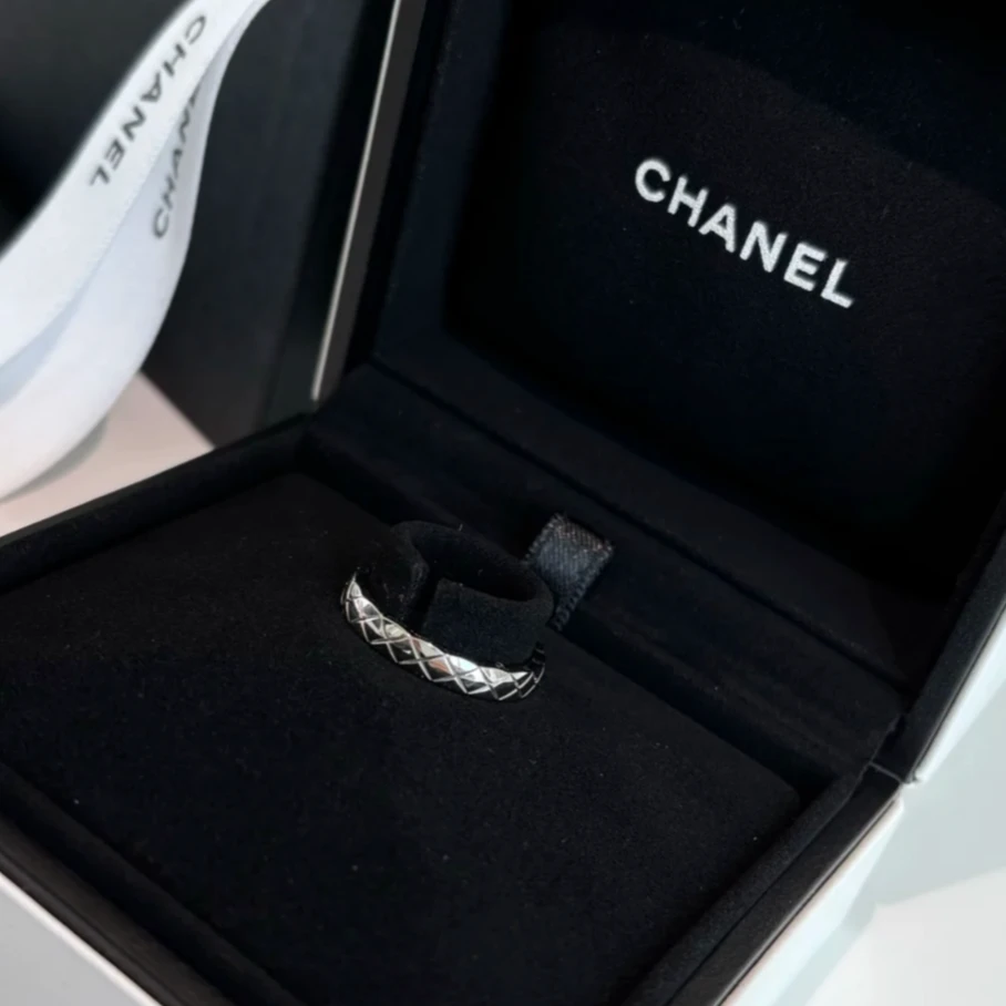 99新 Chanel/香奈儿 小花6欢 coco crush 白金窄版戒指 54