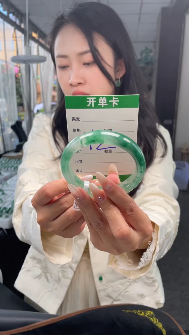 【闪购商品】石英质玉手镯未镶嵌12石英质玉手镯