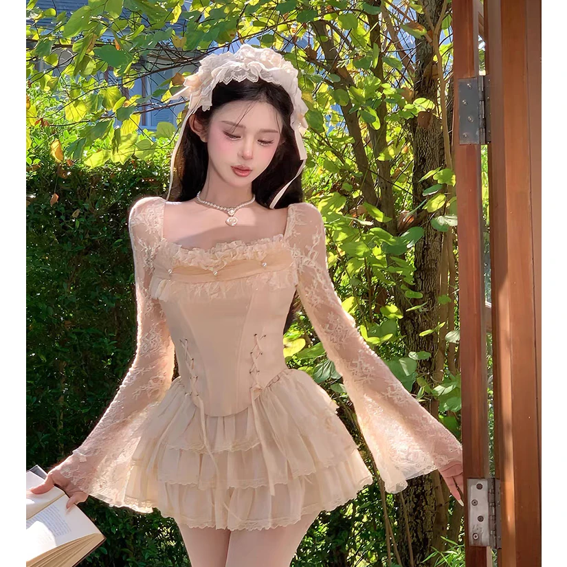 大码春季法式蕾丝拼接喇叭袖上衣女设计感修身显瘦蓬蓬裙10838