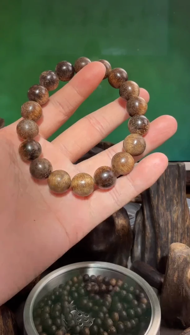 沉香手串越南芽庄金丝蜜结1.3*多样性发一