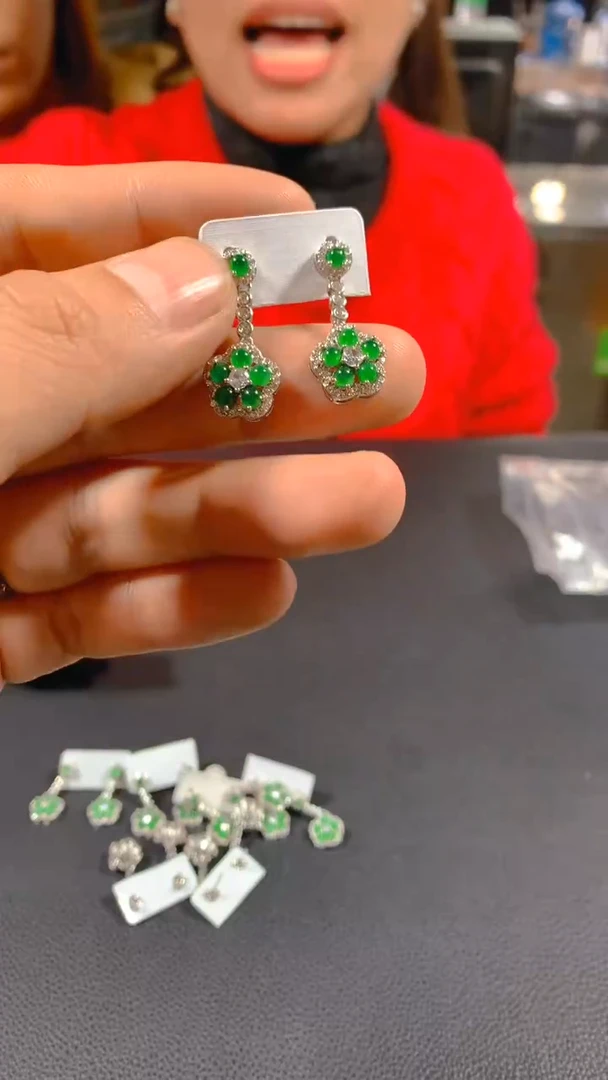 未镶嵌翡翠耳饰多样性发一