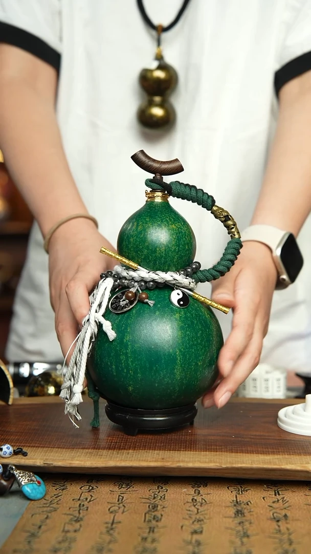 175号700ml左右非遗大漆酒葫芦