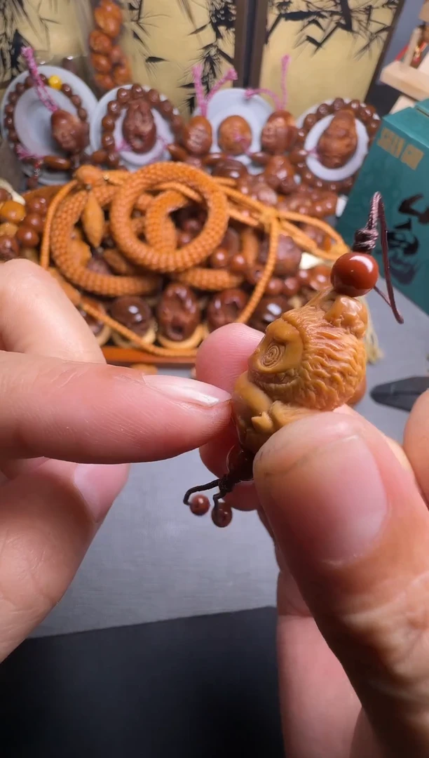 手串橄榄核拉布布一个