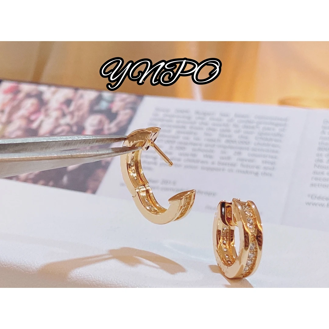 简约 经典 蛮腰耳钉