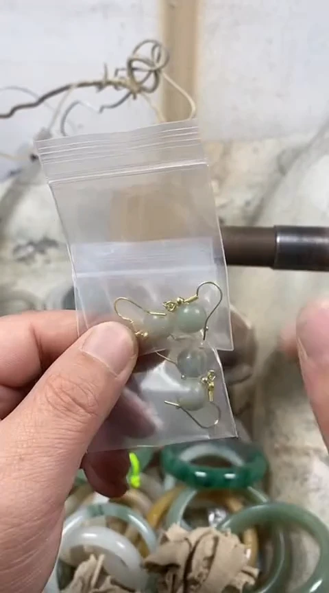 【闪购商品】石英质玉颈饰未镶嵌发一