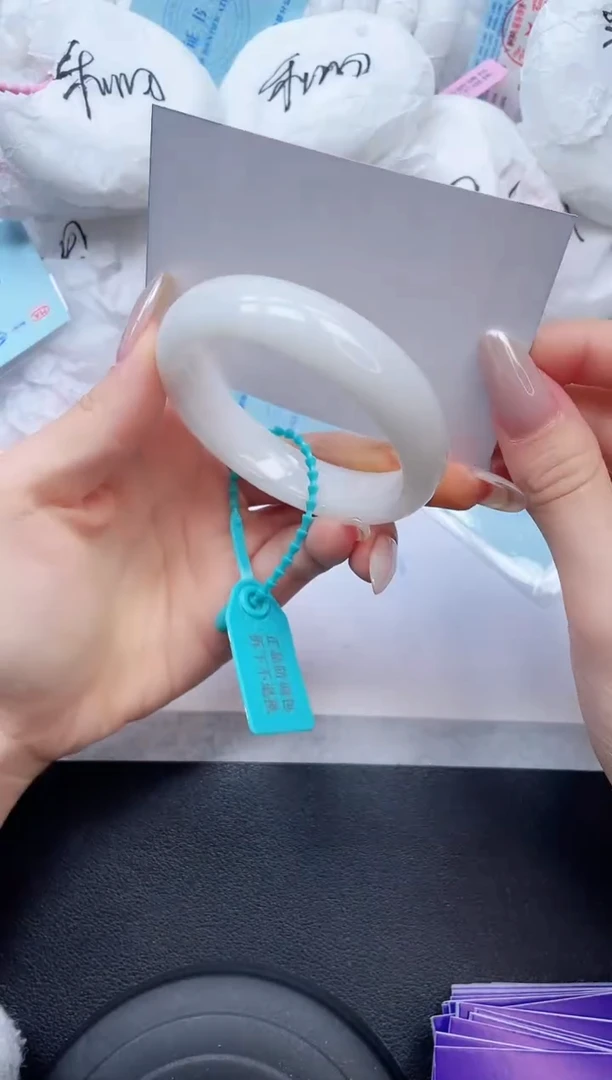 未镶嵌手镯和田玉13V27-54