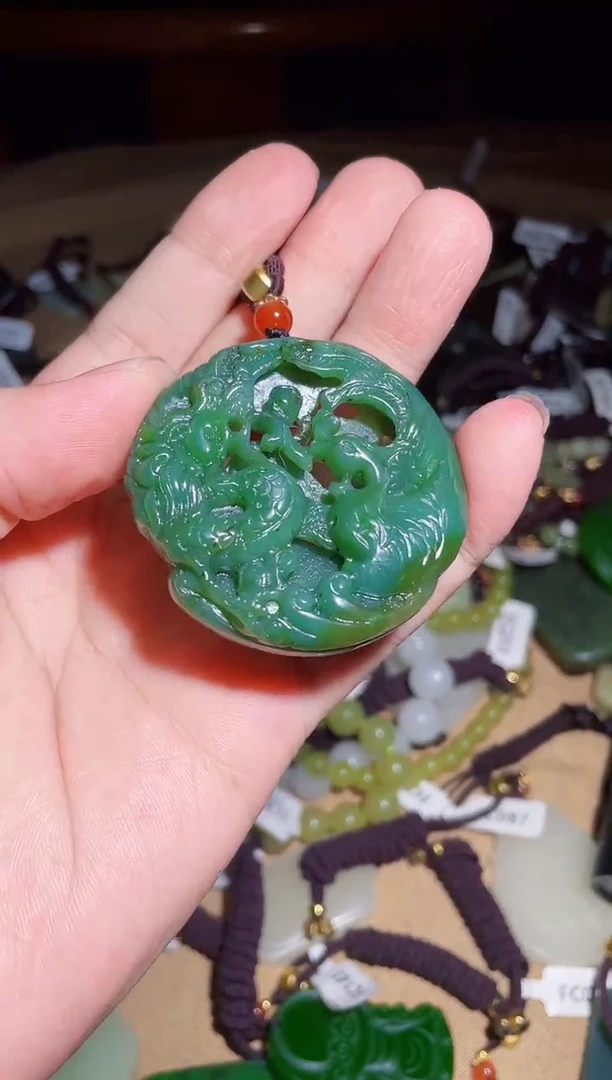 颈饰未镶嵌和田玉1