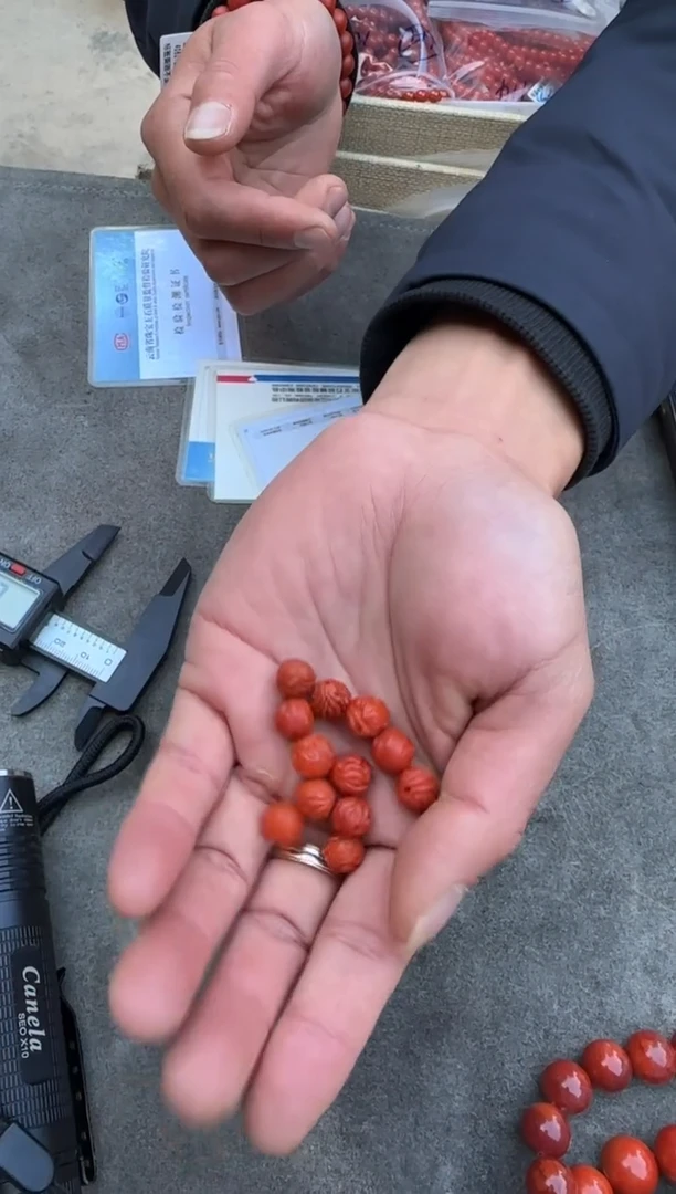 【闪购商品】南红玛瑙配珠未镶嵌原矿无优化九尾8-9mm多样性发一颗