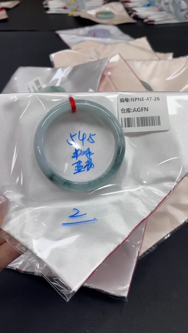 未镶嵌手镯翡翠翡翠手镯