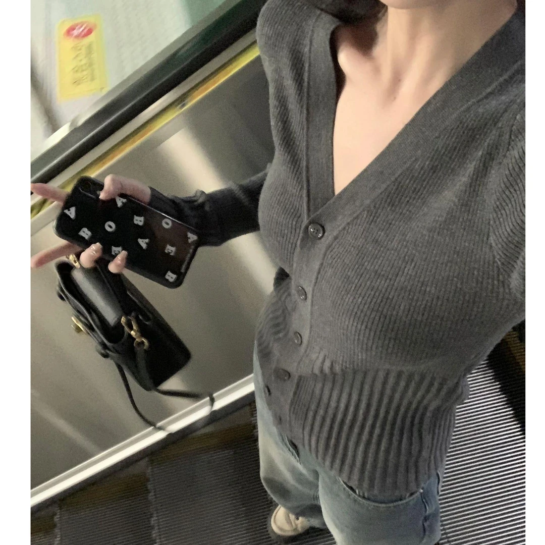 韩系灰色v领长袖打底针织开衫女内搭初秋季系高级感显瘦短款上衣