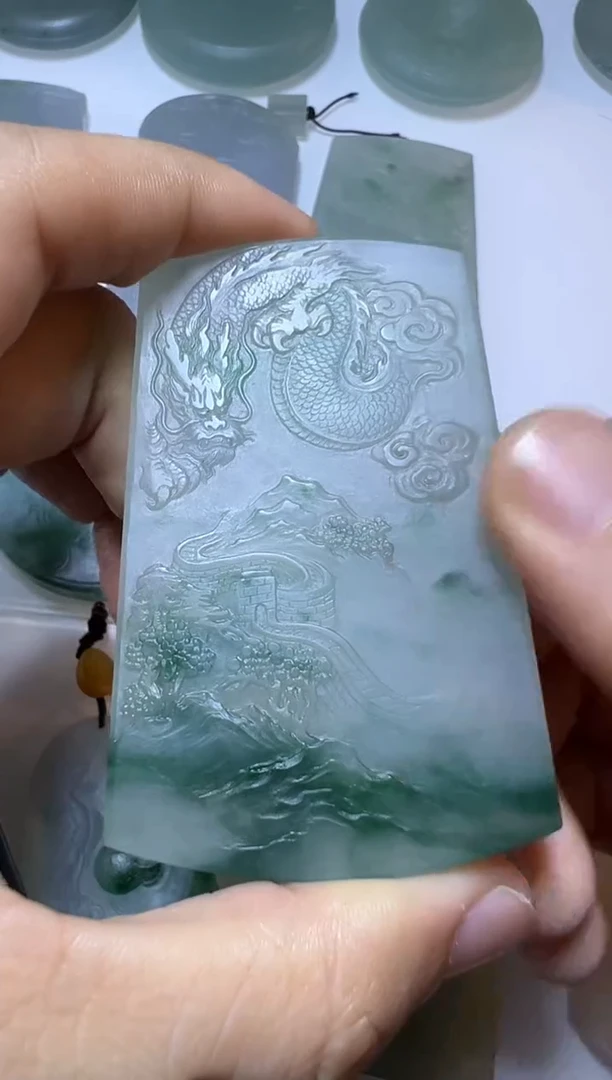 未镶嵌定制翡翠龙行天下