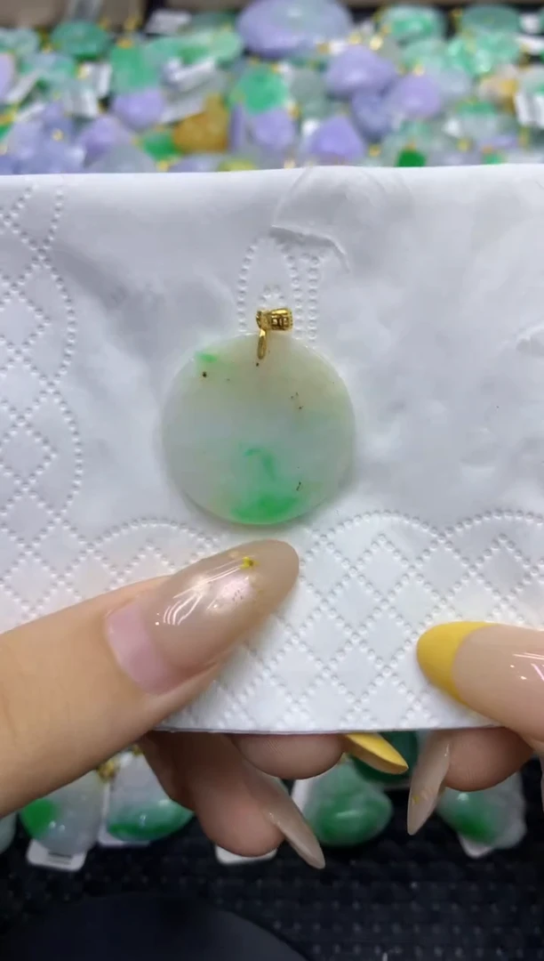 颈饰未镶嵌翡翠天然缅甸翡翠A货
