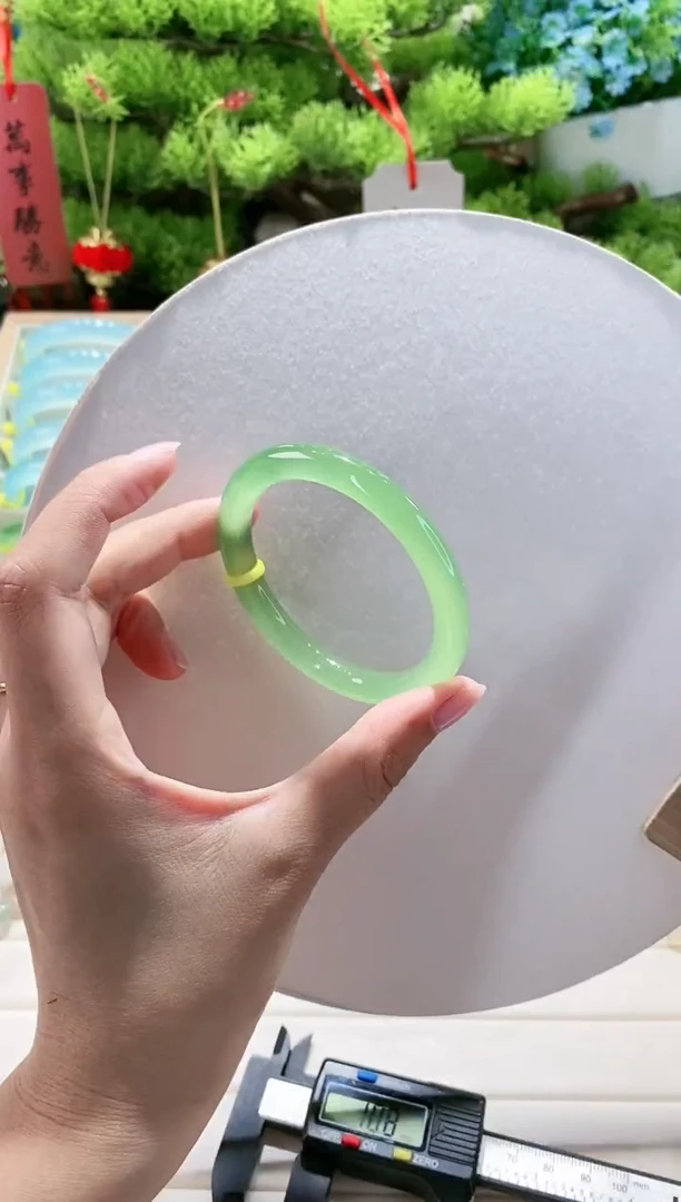 玛瑙/玉髓手镯未镶嵌56-53