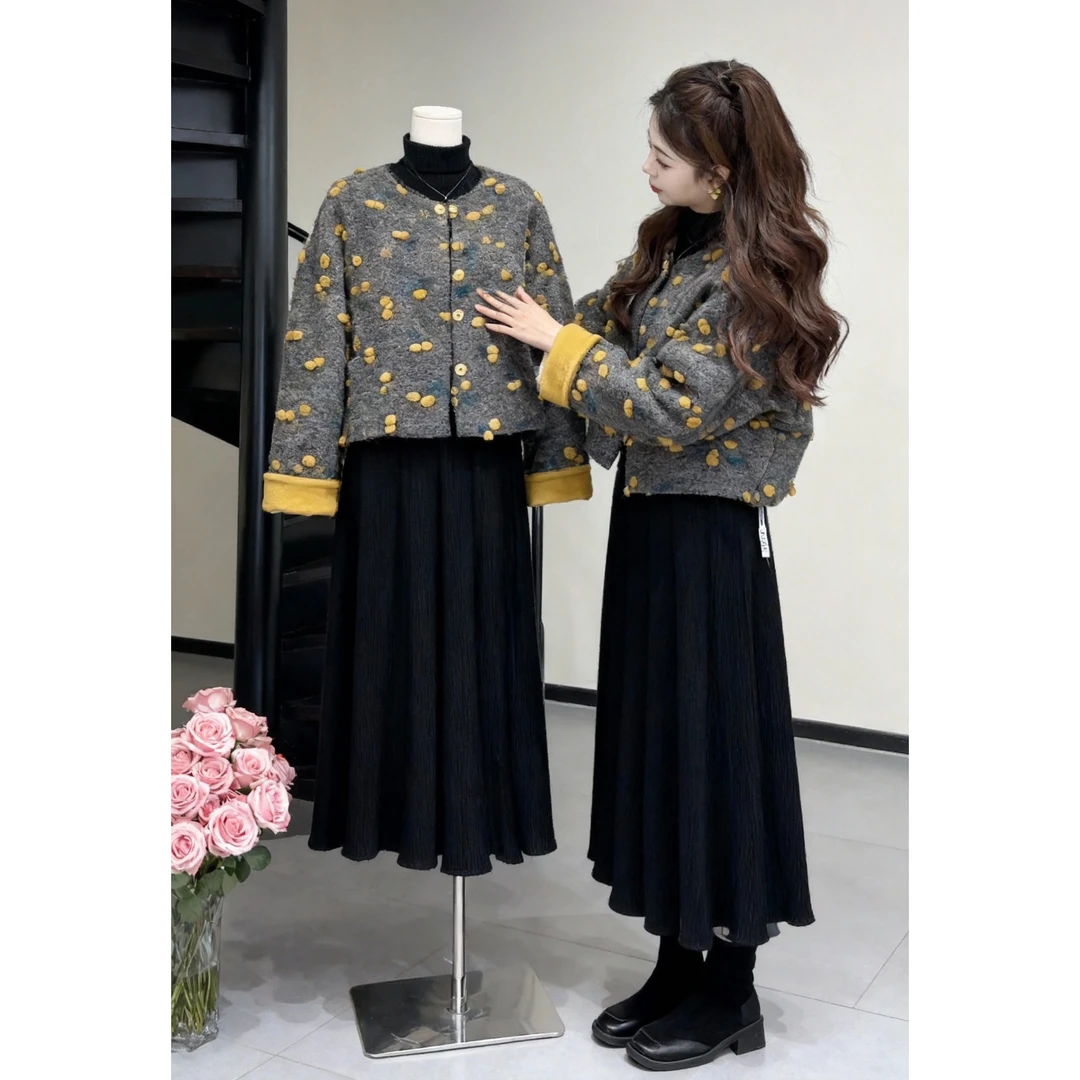 入秋一整套女装2024新款韩版高级感立体提花圆领休闲半身裙两件套