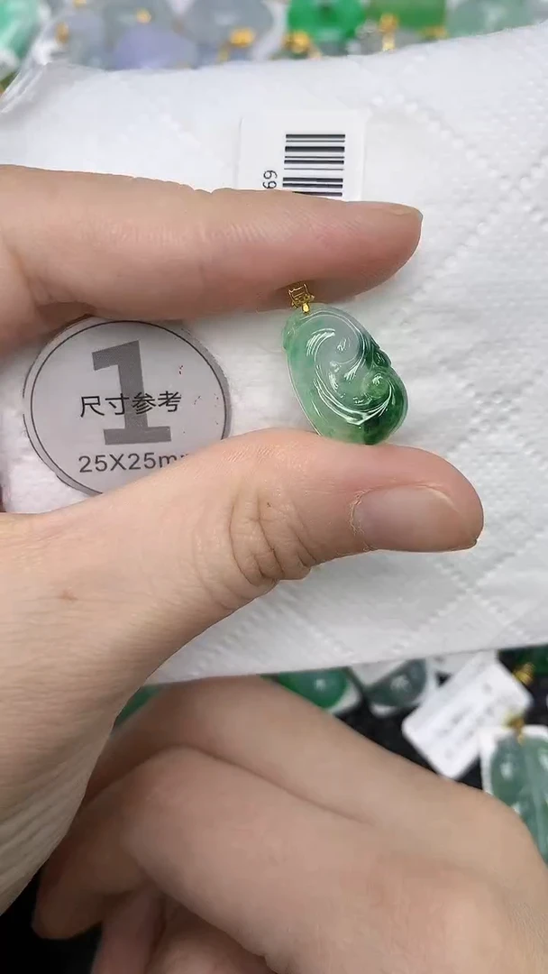 颈饰18K金镶嵌翡翠1111111111