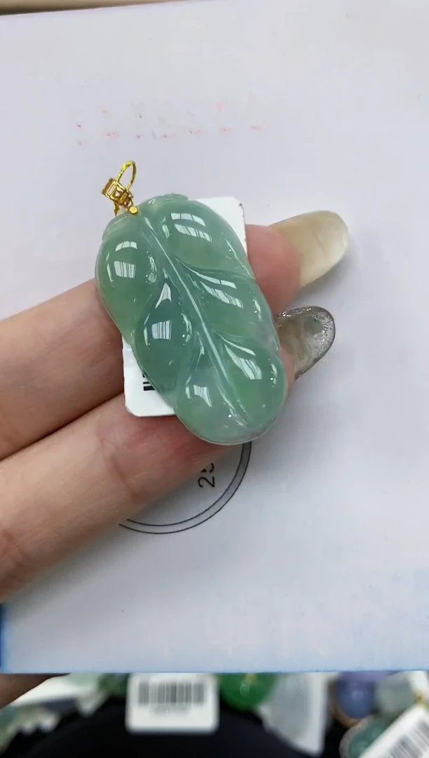 颈饰18K金镶嵌翡翠 11111111111
