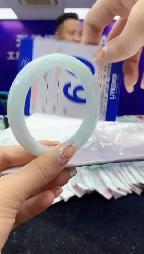 未镶嵌手镯翡翠AAAAAAAAAAAA