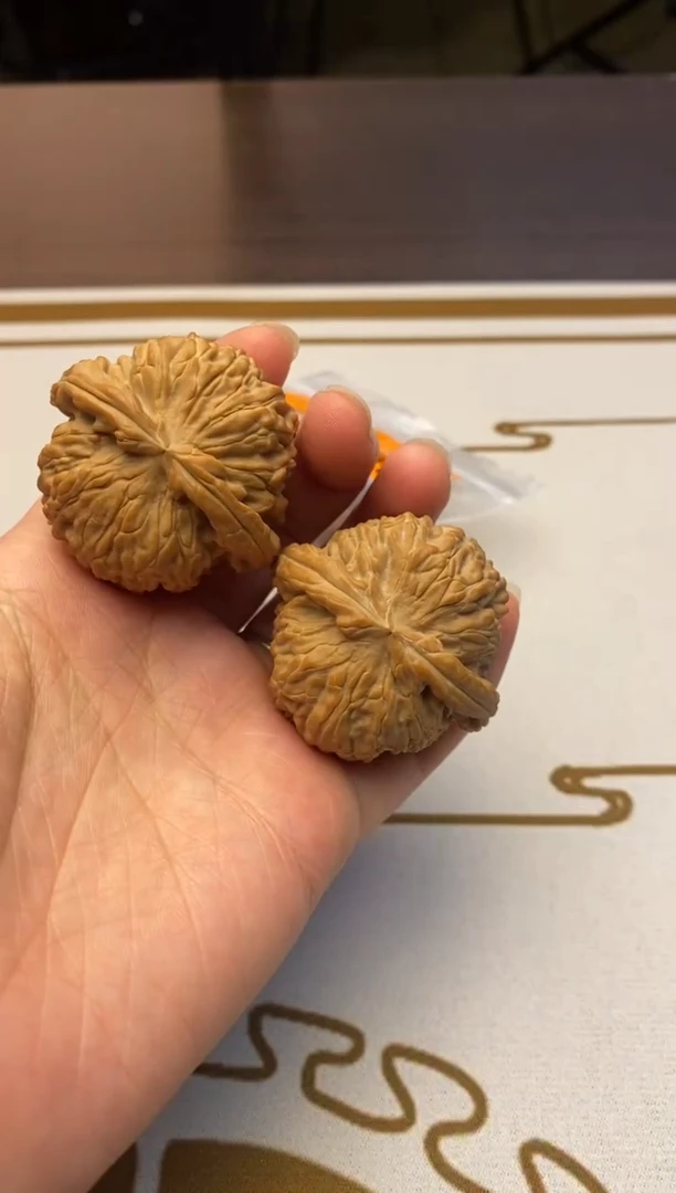 【闪购商品】文玩核桃把件43全品白狮子