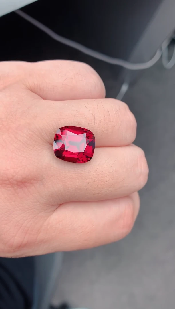 未镶嵌裸石石榴石13ct 镁铝榴石红色 定制