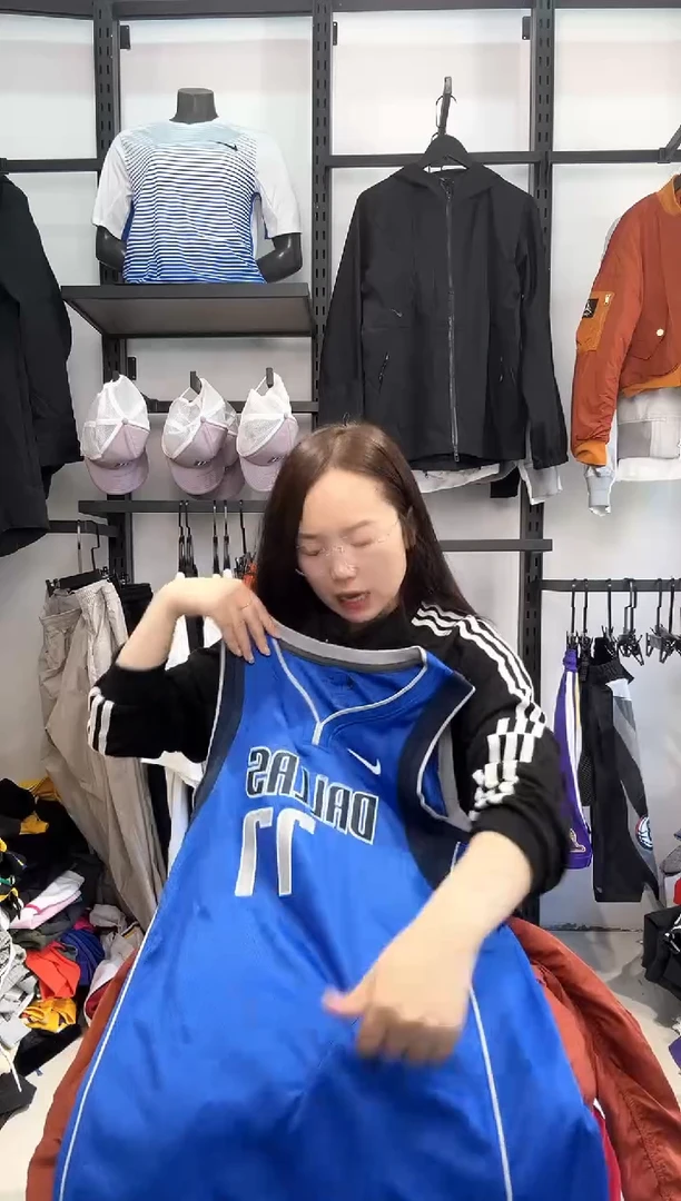 2293   编码  耐克卫衣服饰过款为准 尺码
