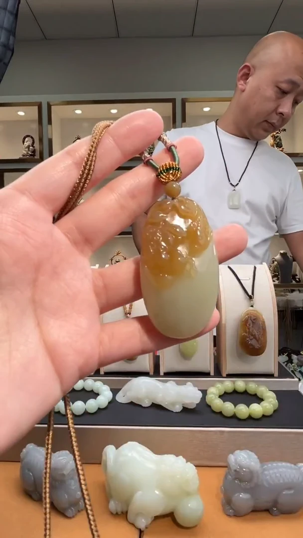 颈饰未镶嵌和田玉苏