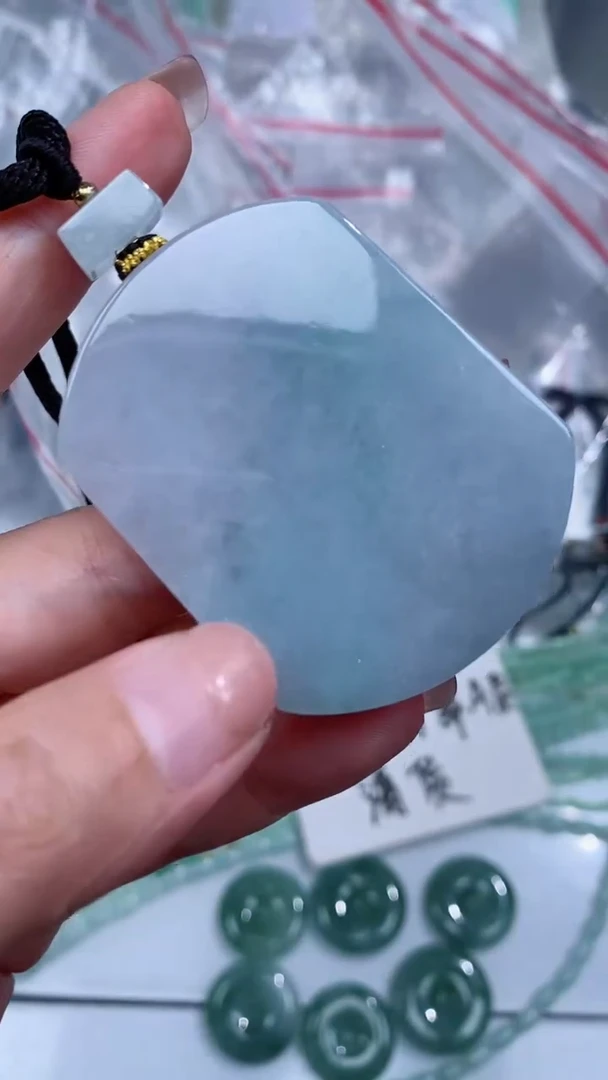 颈饰未镶嵌翡翠吊坠