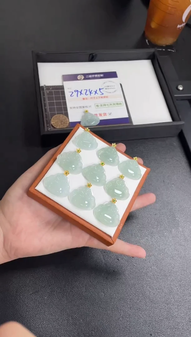 18K金镶嵌挂件翡翠佛公FL13/多样性发其一CP配绳