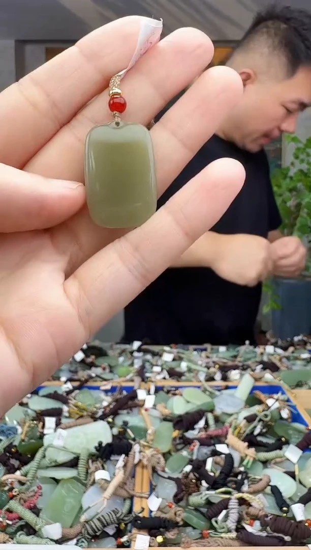 未镶嵌和田玉挂件拍一发一