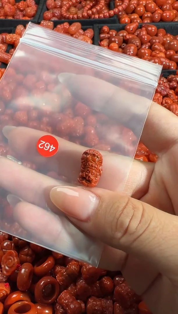 颈饰未镶嵌南红玛瑙1