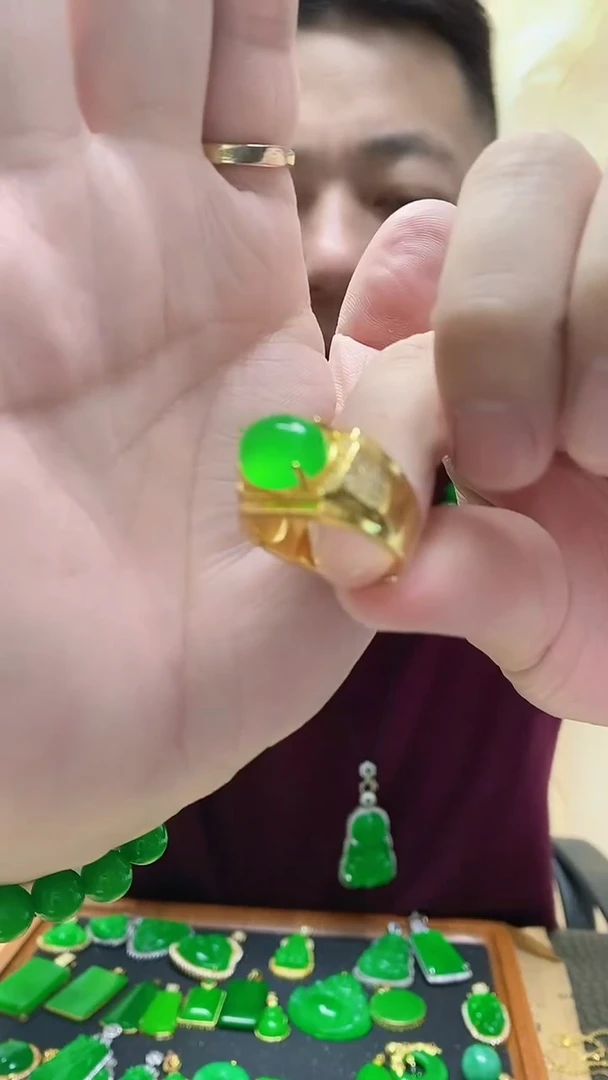 14K金镶嵌戒指翡翠翡翠戒指