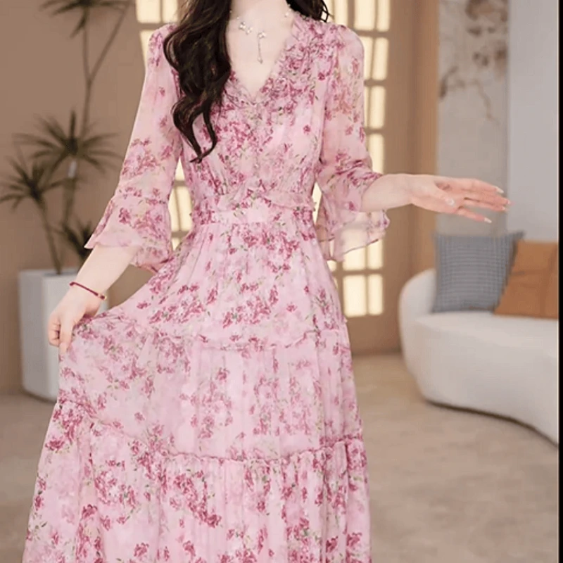 2025夏季新款时尚女神范优雅粉色碎花减龄洋气高级修身显瘦连衣裙