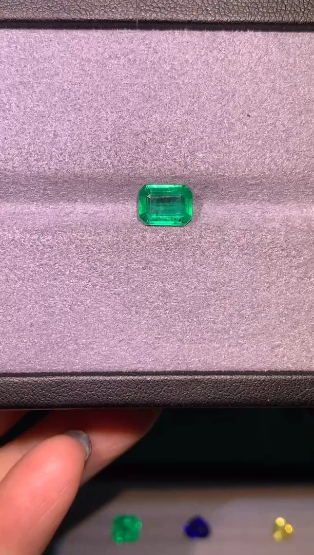 裸石祖母绿1.85ct赞比亚VVG极微油吉尔德