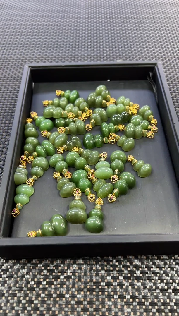 【闪购商品】和田玉挂件18K金镶嵌一个 多样性发一件