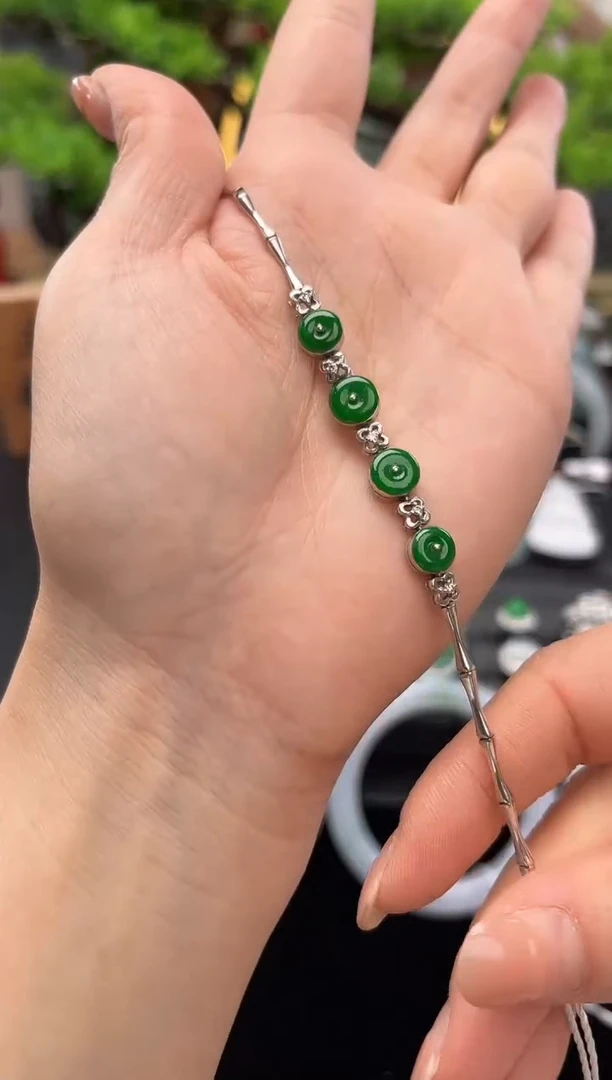 18K金镶嵌手链翡翠手链