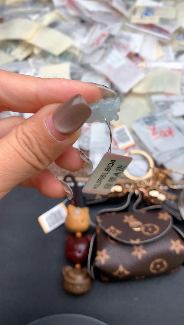 未镶嵌挂件翡翠一66