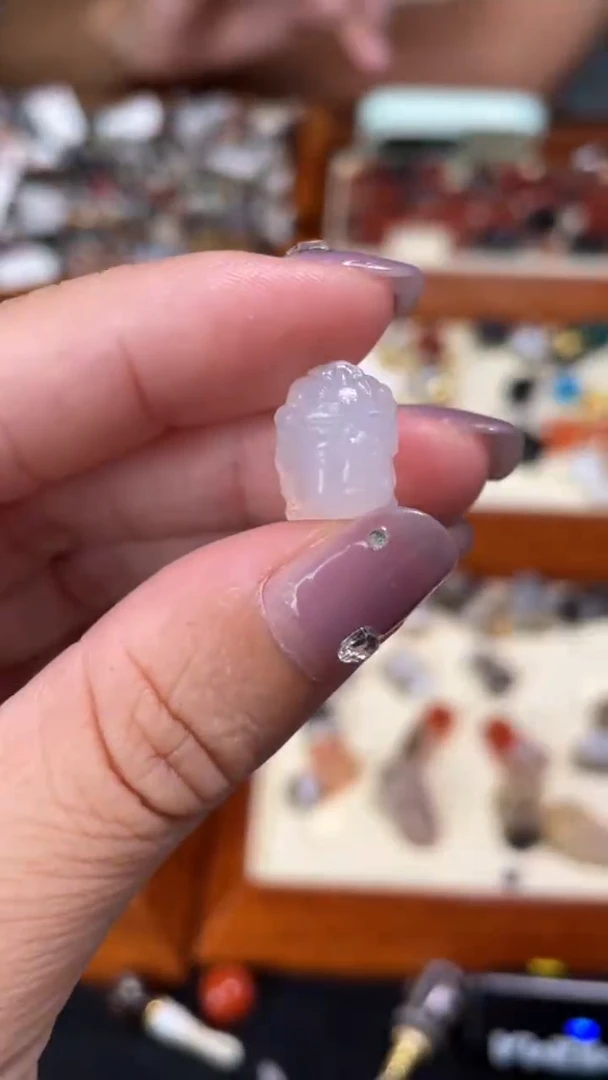 玛瑙/玉髓颈饰未镶嵌88荔枝冻观音