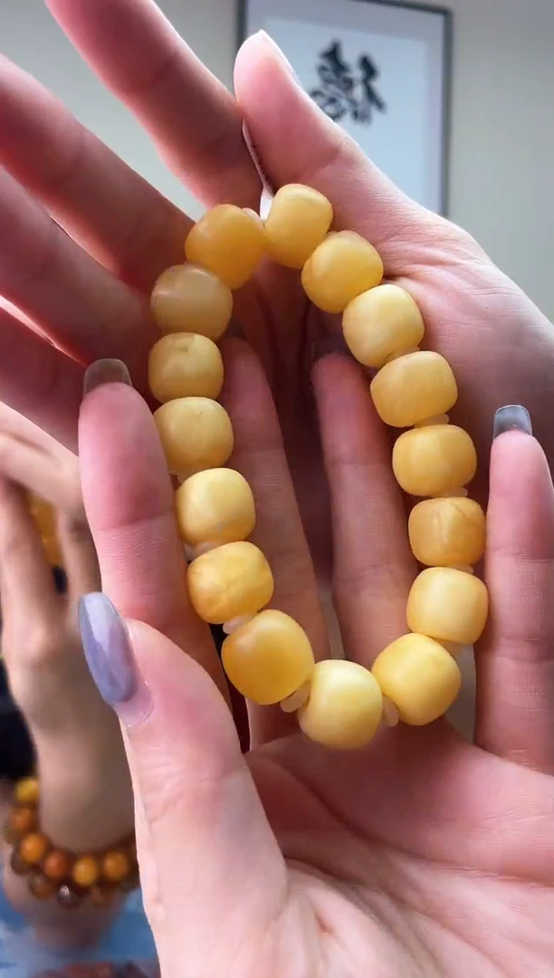 蜜蜡未镶嵌珠宝奇石T0微瑕假一罚十，多样性发一