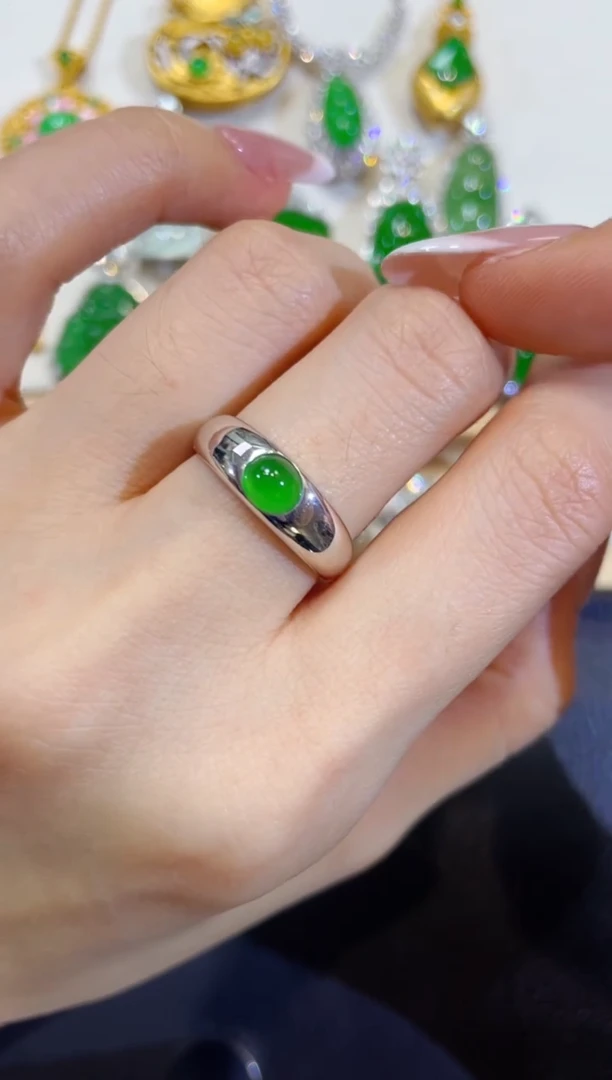 颈饰18K金镶嵌翡翠团购3