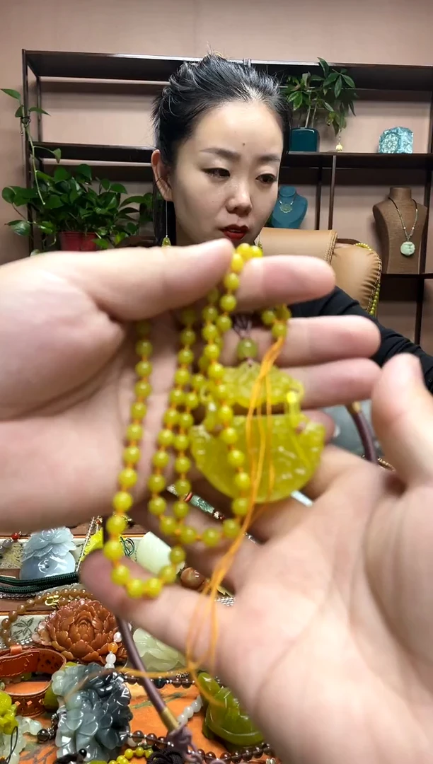 未镶嵌岫玉吊坠·